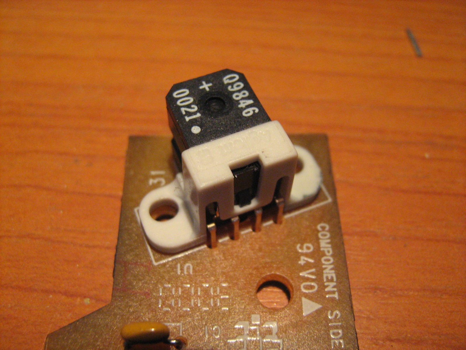 Q9846 enkóder
IC