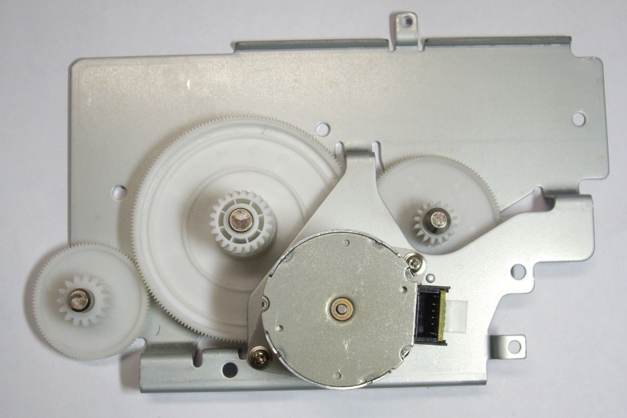 HP LaserJet 1100 laptovábbító motor és
hajtómű