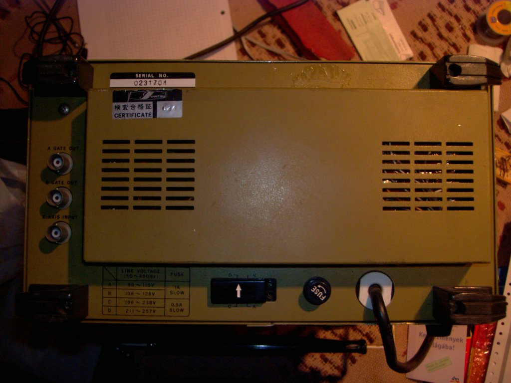 Iwatsu SS-4121A
hátulja